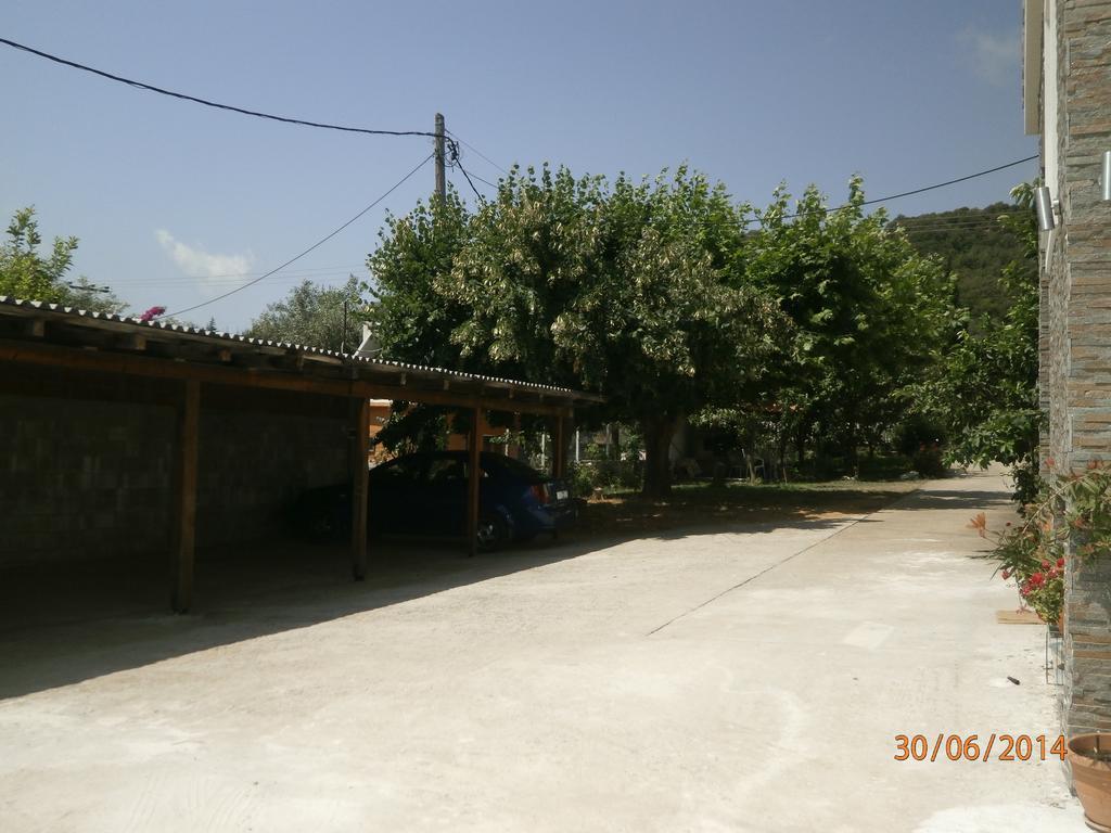 Ioannis Avrades Apartments Agiokampos Extérieur photo