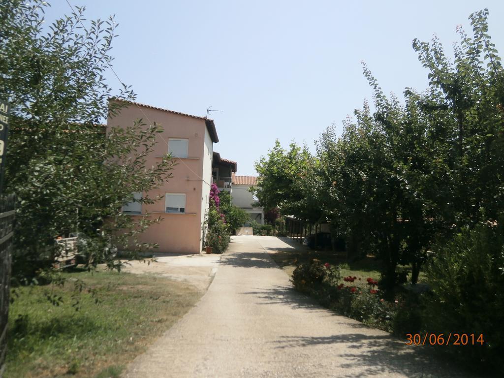 Ioannis Avrades Apartments Agiokampos Extérieur photo