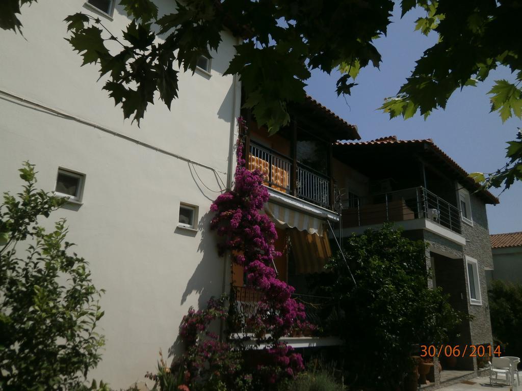 Ioannis Avrades Apartments Agiokampos Extérieur photo