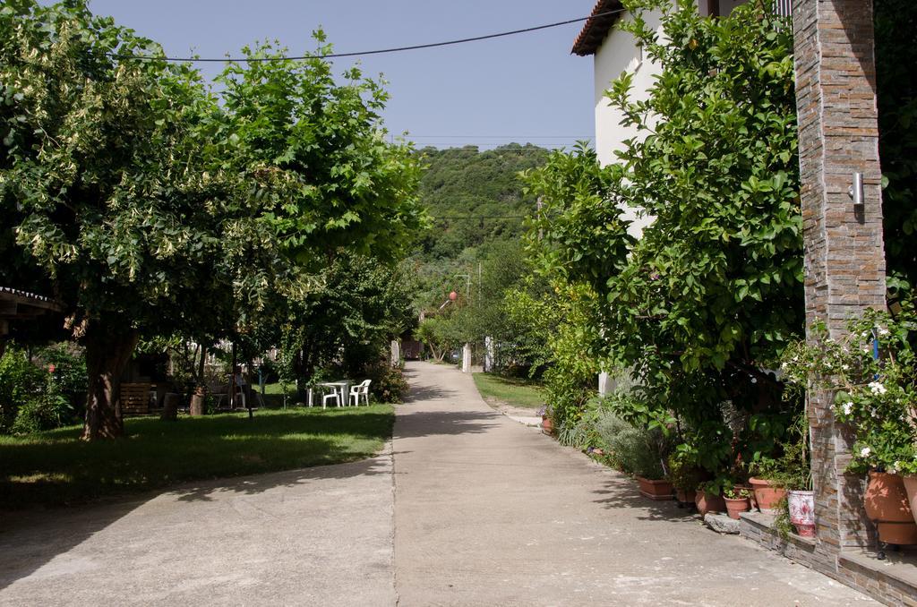 Ioannis Avrades Apartments Agiokampos Extérieur photo