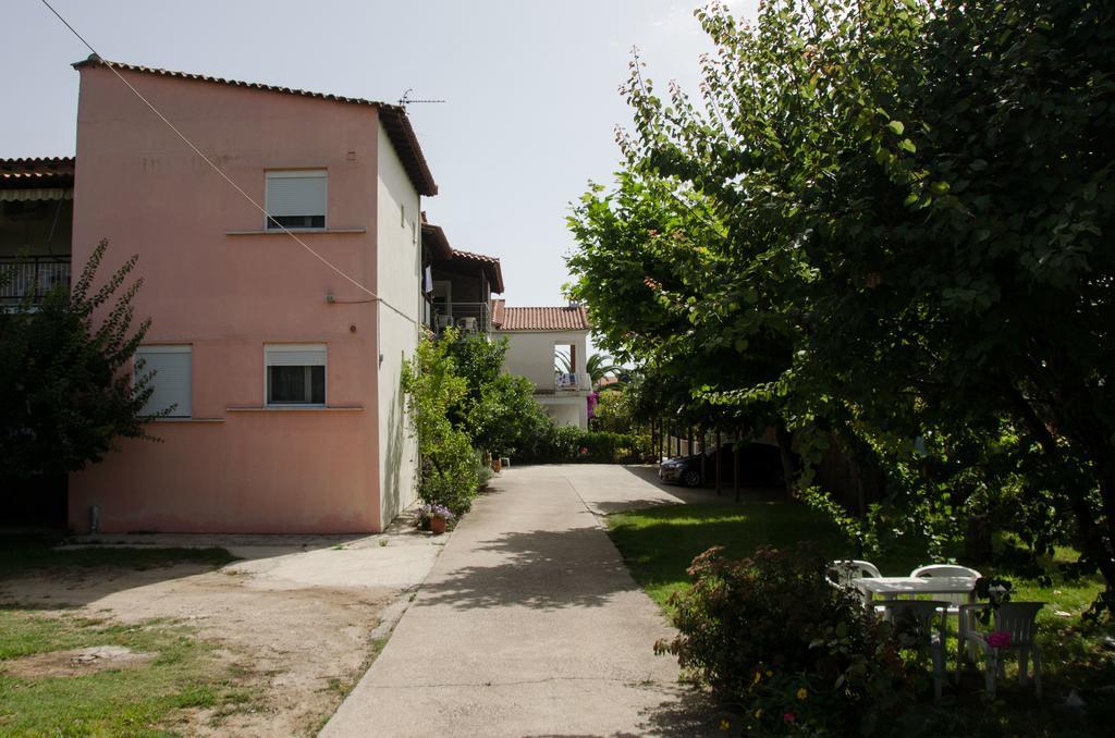 Ioannis Avrades Apartments Agiokampos Extérieur photo