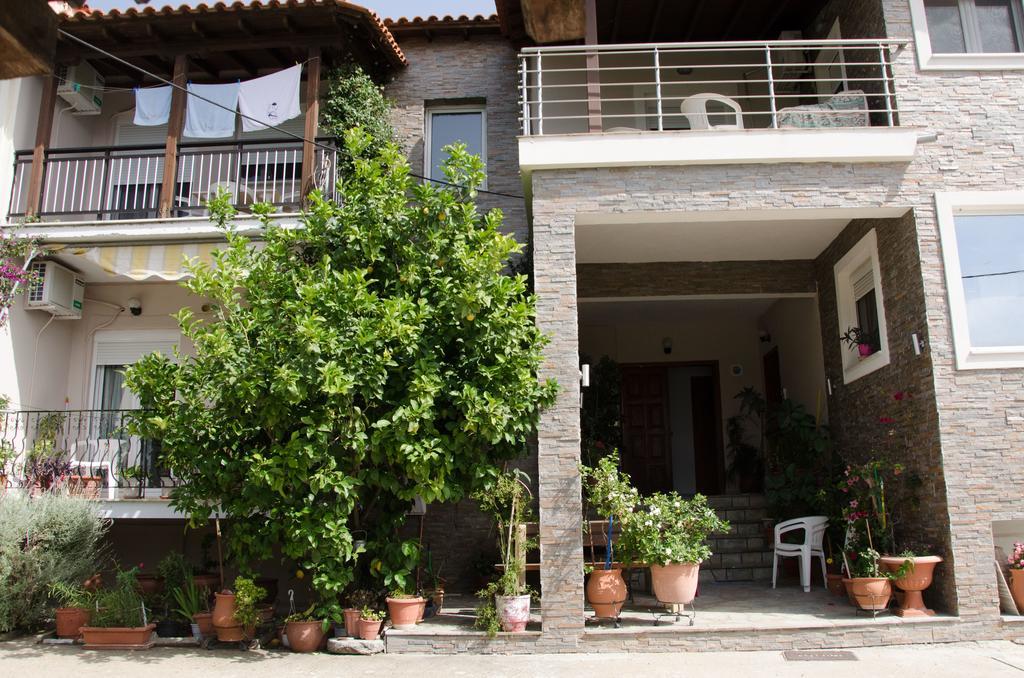Ioannis Avrades Apartments Agiokampos Extérieur photo