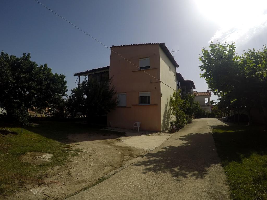 Ioannis Avrades Apartments Agiokampos Extérieur photo
