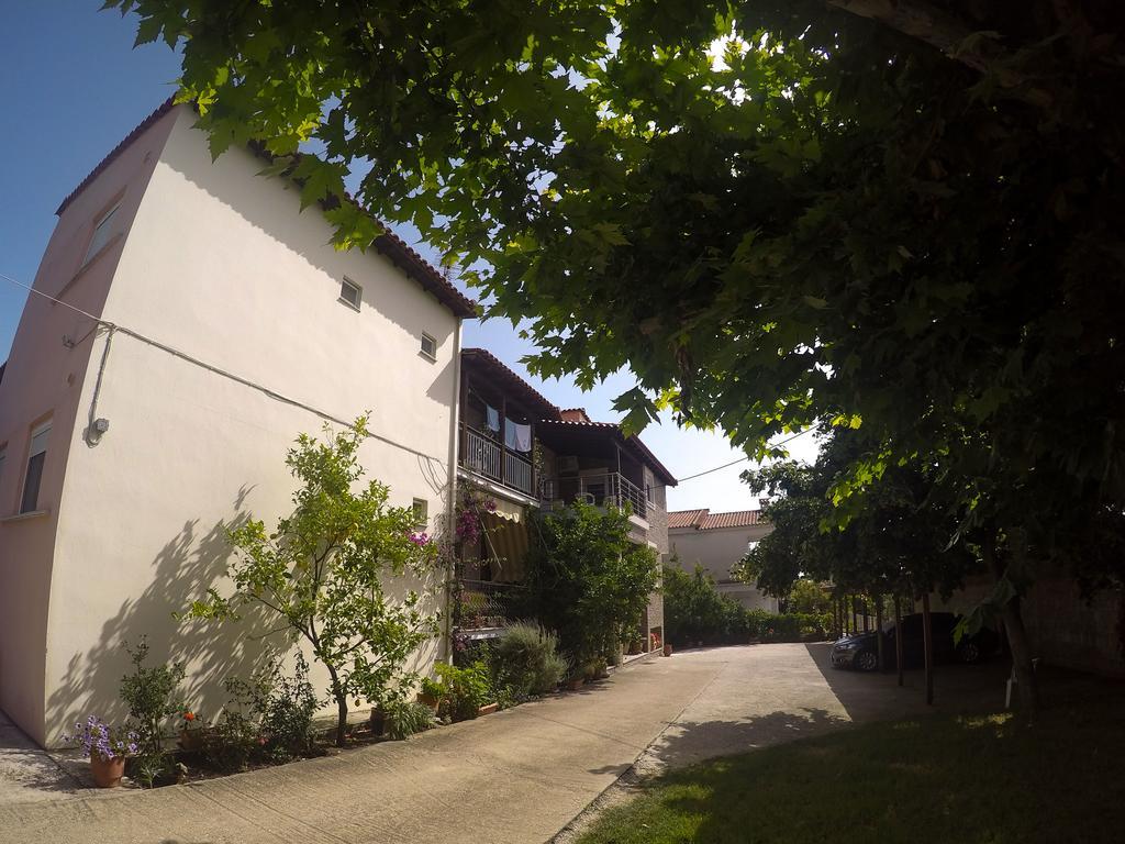Ioannis Avrades Apartments Agiokampos Extérieur photo